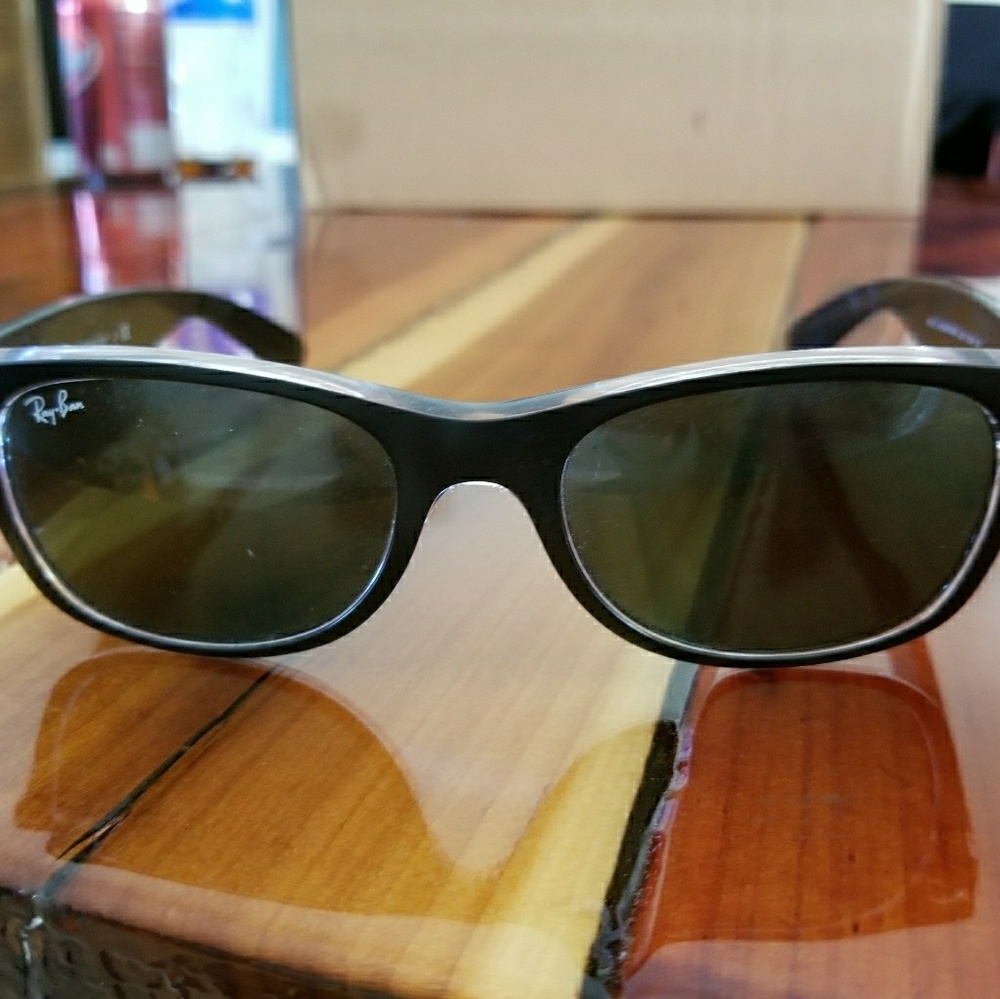 Ray ban